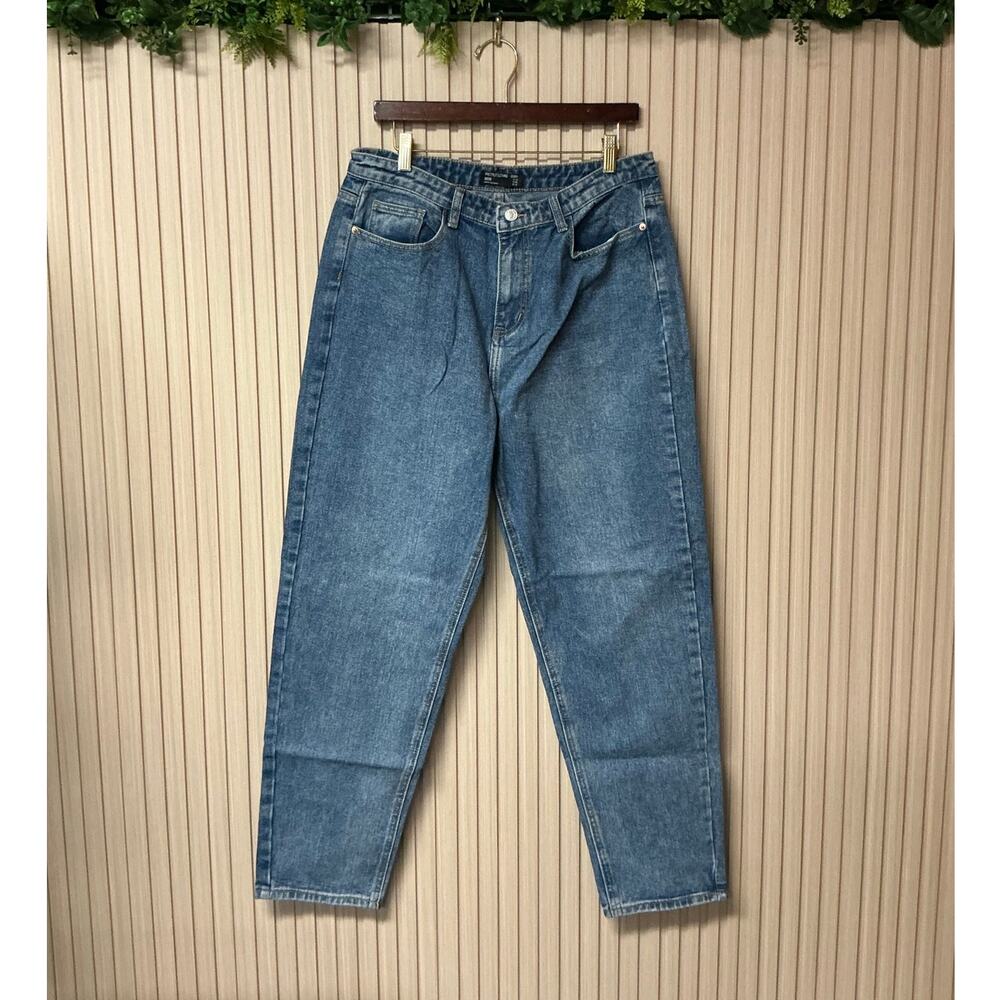 PrettyLittleThing High Rise Mom Jeans Mid Wash Size US 12
